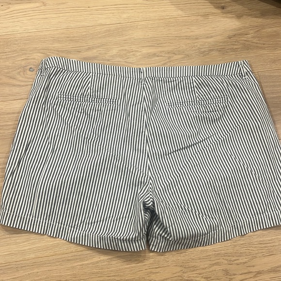 Old Navy Stripped Shorts - Picture 2 of 3